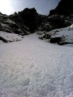 Nános lavíny pod Rysmi, Ťažká dolina, 27. marec 2014